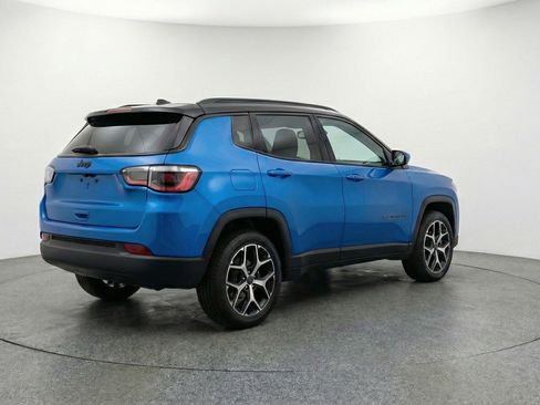 Used 2025 Jeep Compass Limited image 9