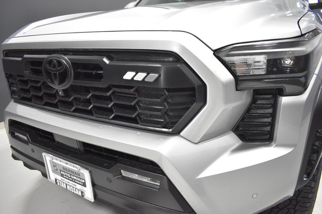 Used 2024 Toyota Tacoma TRD Off-Road w/ TRD Off Road Premium Package AWD/4WD image 11