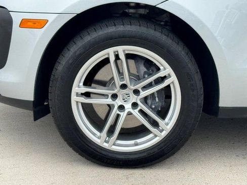 Used 2025 Porsche Macan image 5