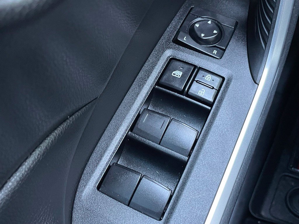 Used 2021 Toyota RAV4 XLE AWD/4WD image 12