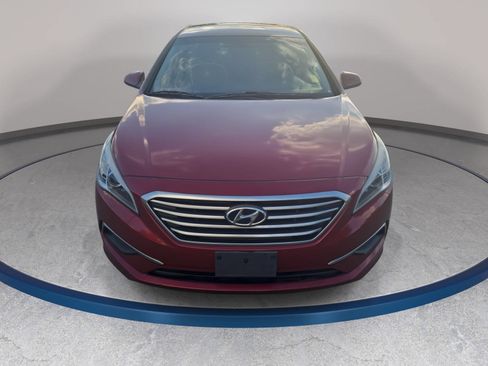 Used 2016 Hyundai Sonata SE FWD image 2