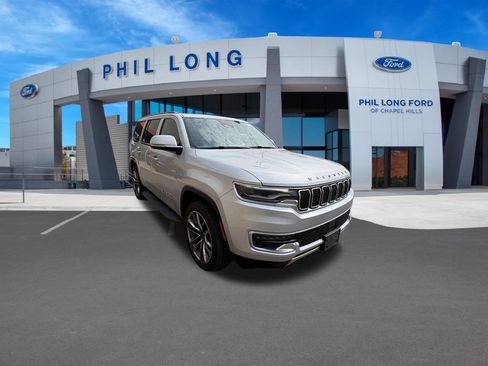 Used 2022 Jeep Wagoneer Series II w/ Premium Group I AWD/4WD image 9