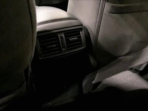 Used 2015 Nissan Rogue SV w/ SV Premium Package image 33