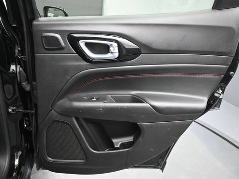 Used 2025 Jeep Compass Trailhawk w/ Sun & Sound Group AWD/4WD image 20