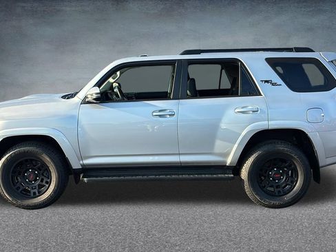 Used 2023 Toyota 4Runner TRD Off-Road Premium w/ Moonroof Package AWD/4WD image 4