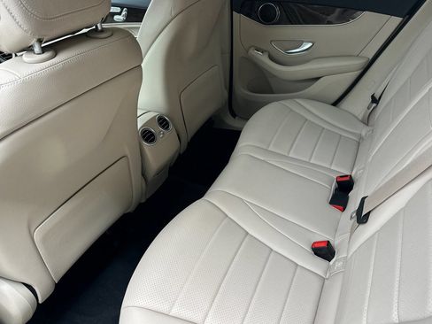 Used 2021 Mercedes-Benz GLC 300 4MATIC image 15