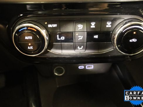 Used 2025 Chevrolet Trax LT FWD image 26