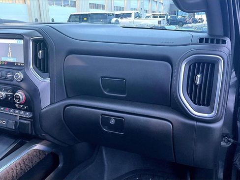 Used 2021 GMC Sierra 3500 Denali w/ Denali Ultimate Package image 17