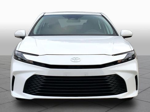 Used 2025 Toyota Camry LE FWD image 4