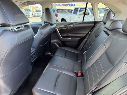 Used 2020 Toyota RAV4 XLE Premium image 34