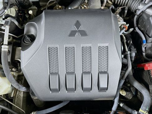 Used 2025 Mitsubishi Eclipse Cross SE image 33