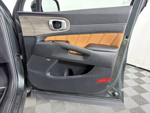 Used 2022 Kia Sorento SX Prestige w/ Rust Color Package AWD/4WD image 12