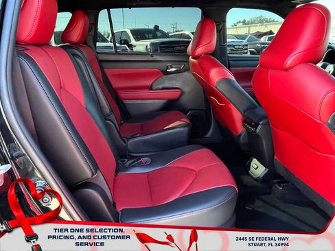 Used 2022 Toyota Highlander XSE image 18