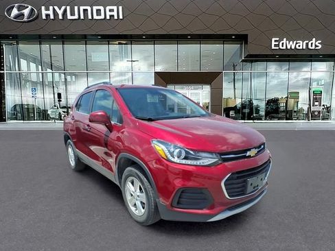 Used 2020 Chevrolet Trax LT w/ LT Convenience Package AWD/4WD image 5