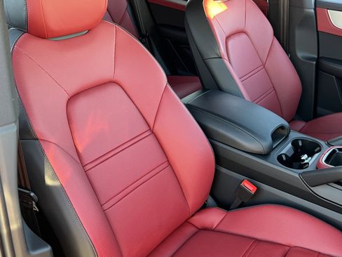 Certified 2025 Porsche Cayenne Coupe image 16