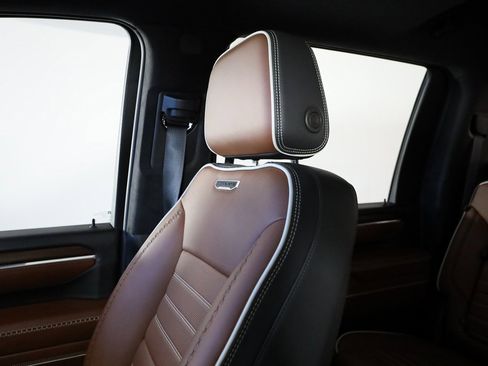 Used 2024 GMC Sierra 3500 Denali Ultimate image 43