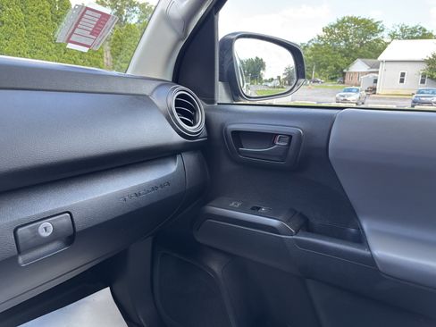 Used 2021 Toyota Tacoma SR AWD/4WD image 22