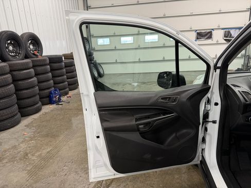 Used 2017 Ford Transit Connect XL image 28