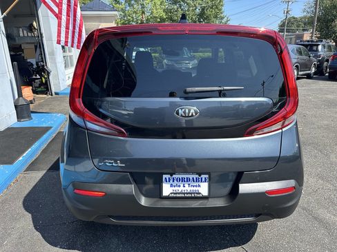 Used 2020 Kia Soul LX image 10