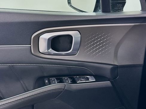 Used 2022 Kia Sorento SX image 18