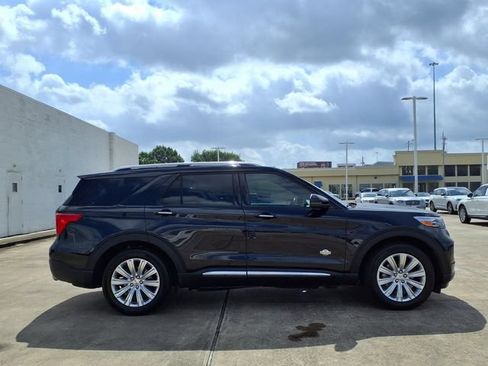 Used 2024 Ford Explorer King Ranch w/ Technology Package RWD image 21