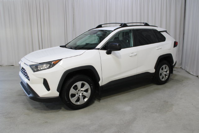 Used 2019 Toyota RAV4 LE w/ Carpet Mat Package AWD/4WD image 26