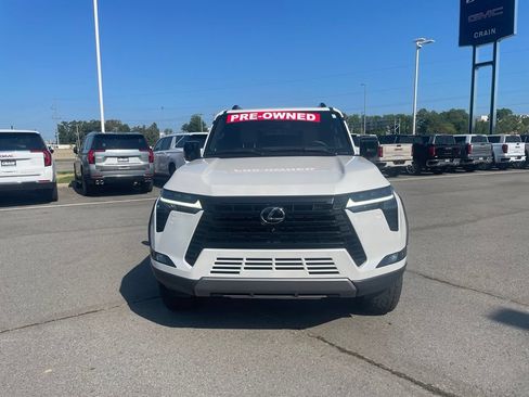 Used 2025 Lexus GX 550 AWD/4WD image 2