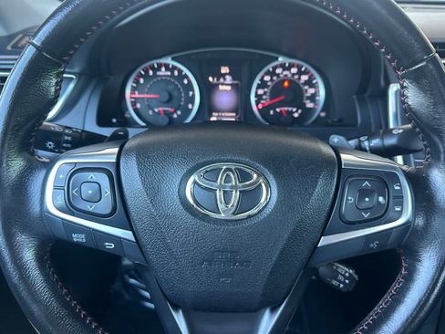 Used 2016 Toyota Camry SE FWD image 21