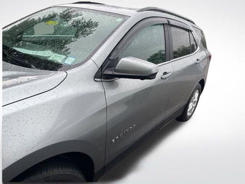 Used 2023 Chevrolet Equinox LT AWD/4WD image 9