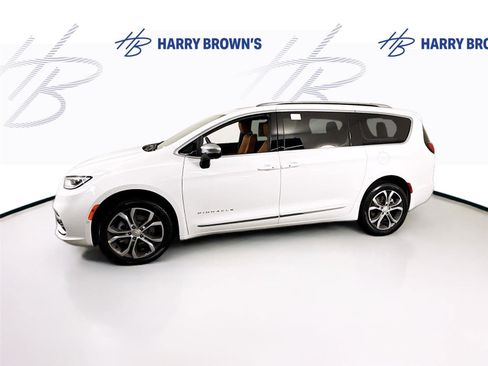 New 2026 Chrysler Pacifica Pinnacle w/ Trailer Tow Group image 33