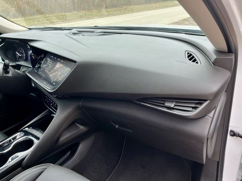 Used 2023 Buick Envision Essence image 16