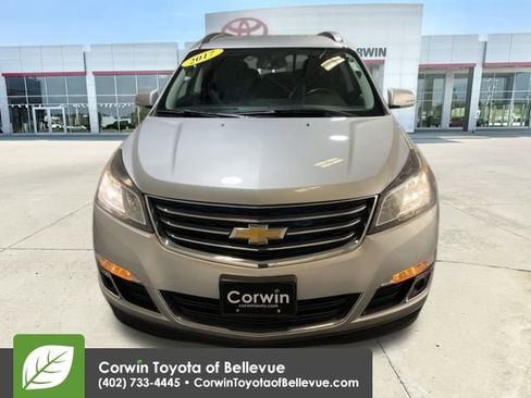 Used 2017 Chevrolet Traverse LT w/ Style and Technology Package image 8