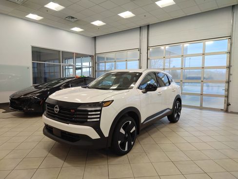 New 2026 Nissan Kicks SR w/ Cold Weather Package image 6