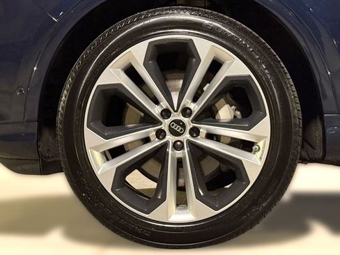 Used 2023 Audi Q7 3.0T Prestige image 12