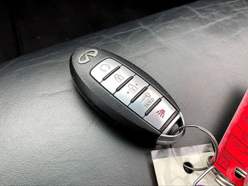 Used 2015 INFINITI QX80 2WD w/ Deluxe Technology Package image 14