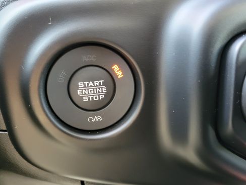 Used 2021 Jeep Wrangler Rubicon AWD/4WD image 16