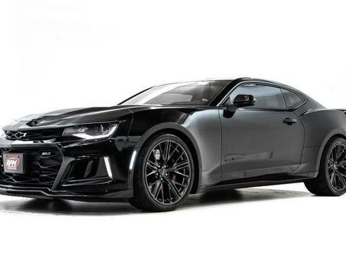 Used 2017 Chevrolet Camaro ZL1 RWD image 9