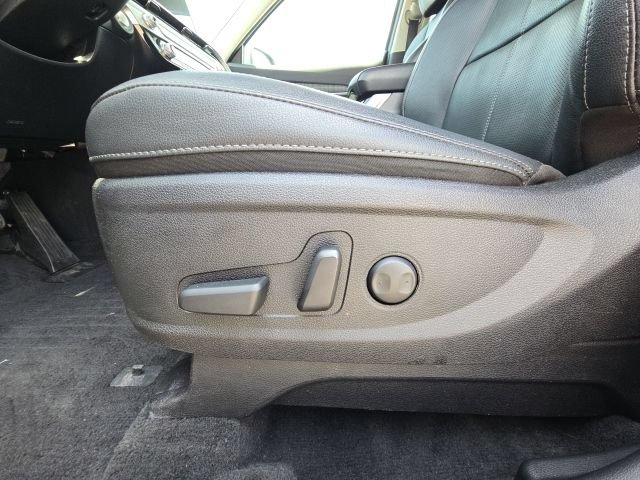 Used 2025 Kia Telluride EX w/ EX Captain's Chair Package FWD image 24