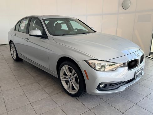 Used 2016 BMW 320i Sedan RWD image 7