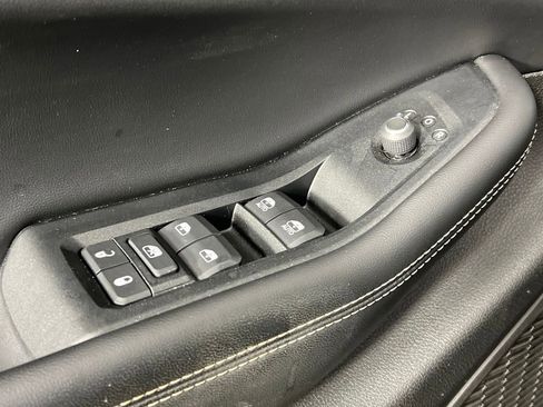 Used 2024 Jeep Grand Cherokee Limited w/ Black Appearance Package image 20