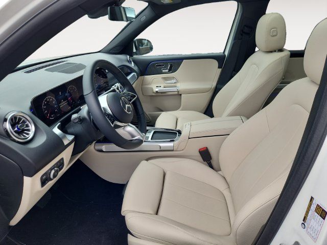 Used 2025 Mercedes-Benz GLB 250 4MATIC image 9