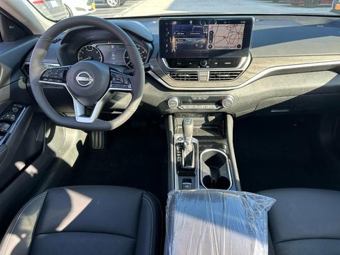 New 2025 Nissan Altima 2.5 SL image 6