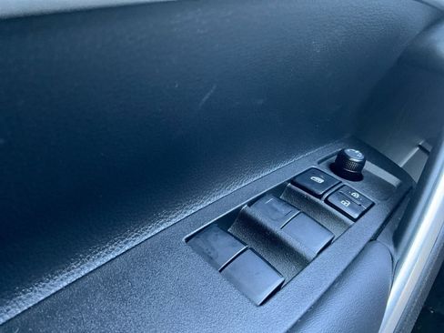 Used 2026 Toyota Corolla Cross L FWD image 17
