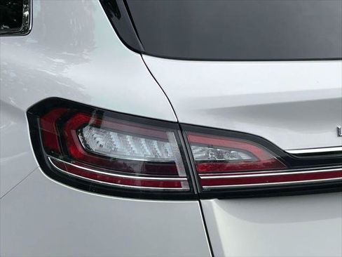 Used 2023 Lincoln Nautilus Reserve AWD/4WD image 13