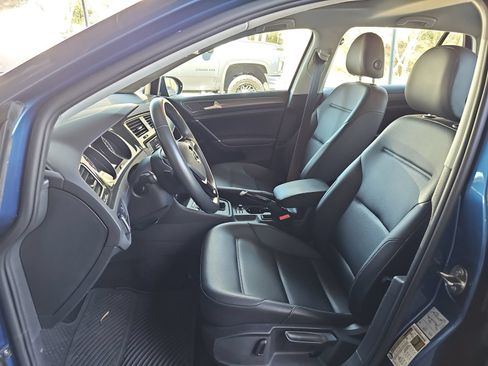 Used 2021 Volkswagen Golf 4-Door FWD image 16
