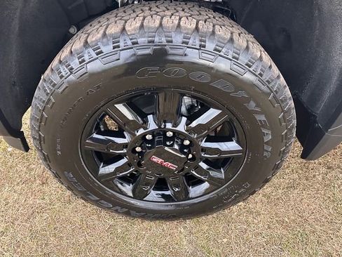 New 2026 GMC Sierra 2500 AT4 w/ AT4 Premium Plus Package image 14