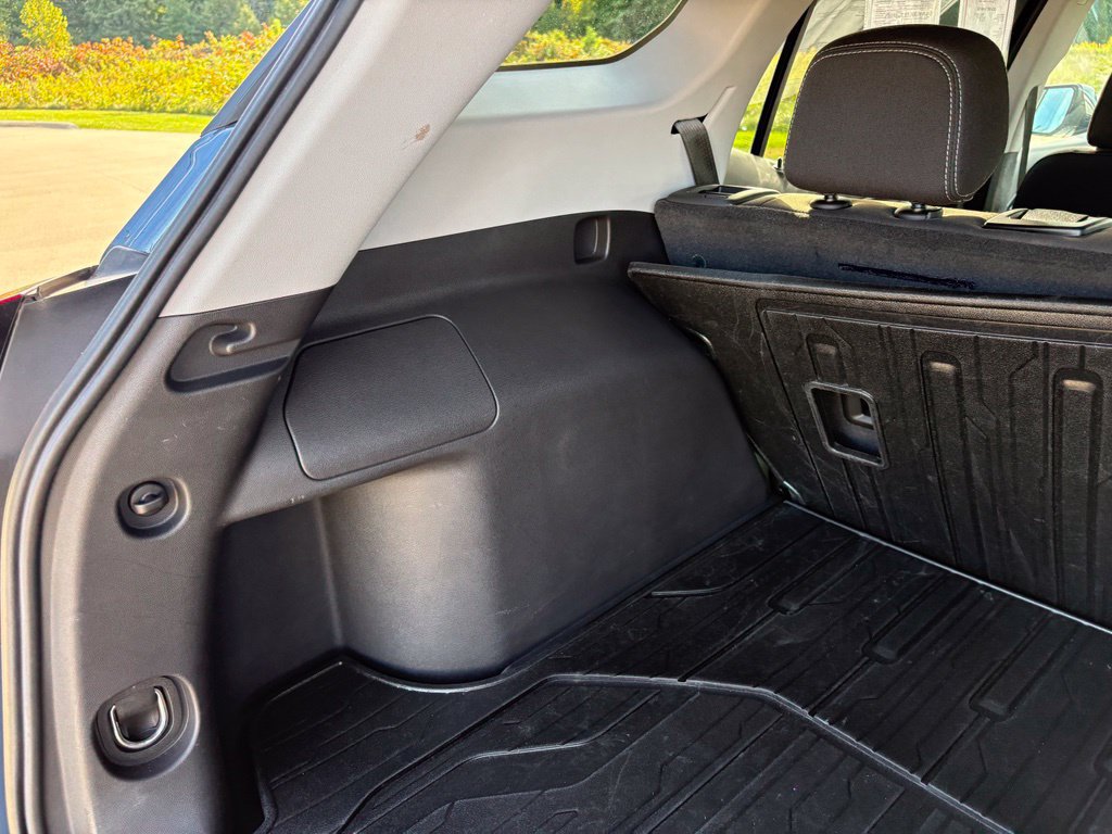 Used 2024 GMC Terrain SLE w/ Driver Convenience Package FWD image 45