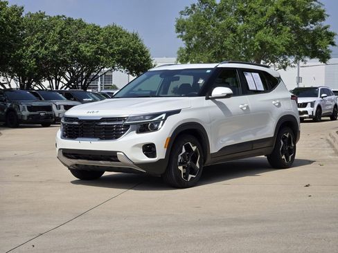 Certified 2025 Kia Seltos EX w/ EX Sunroof Package FWD image 2