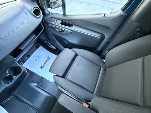 Used 2024 Mercedes-Benz Sprinter 3500 image 23
