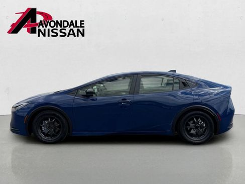 Used 2023 Toyota Prius LE FWD image 3